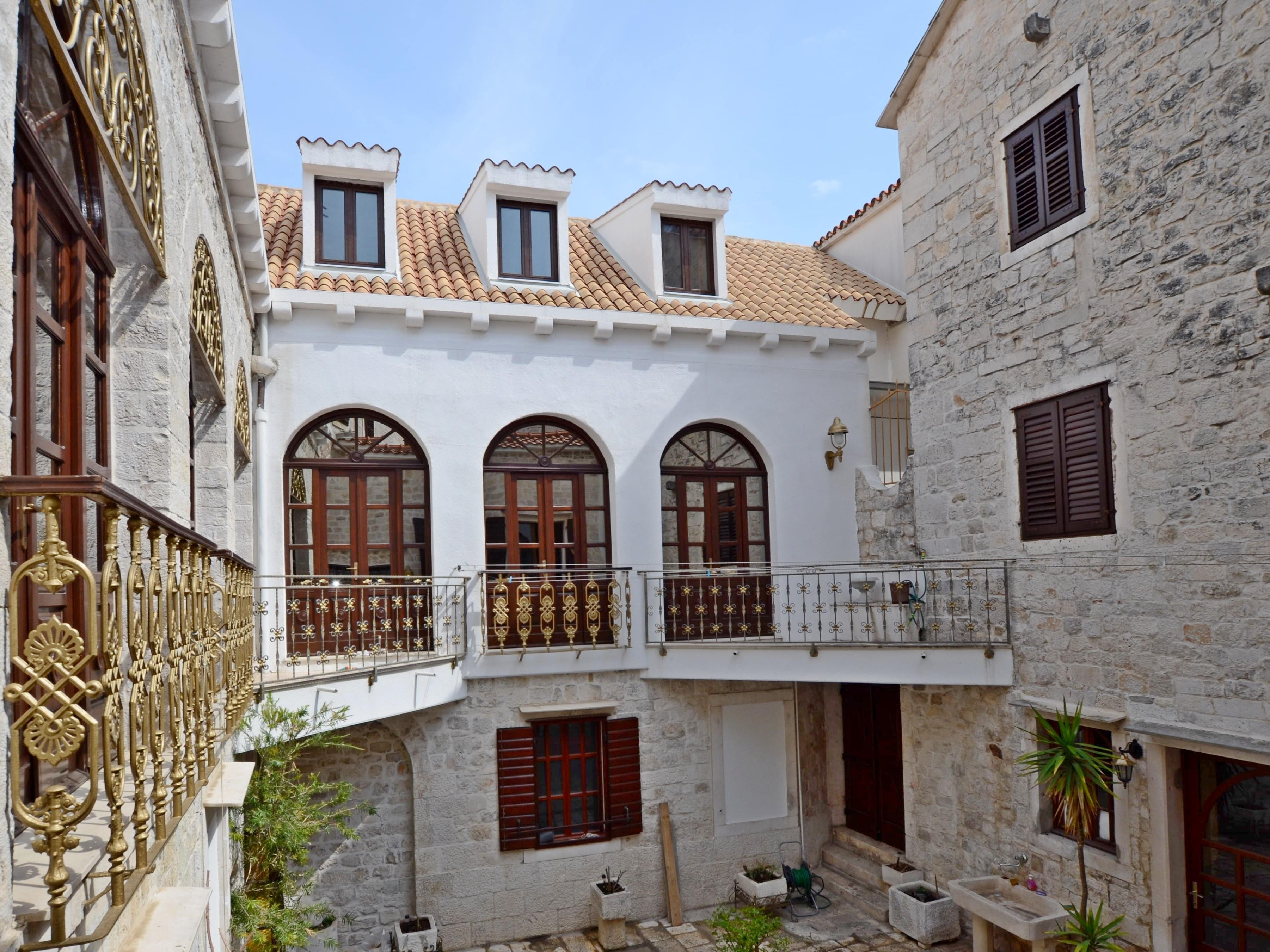 Palace Derossi Trogir Bagian luar foto