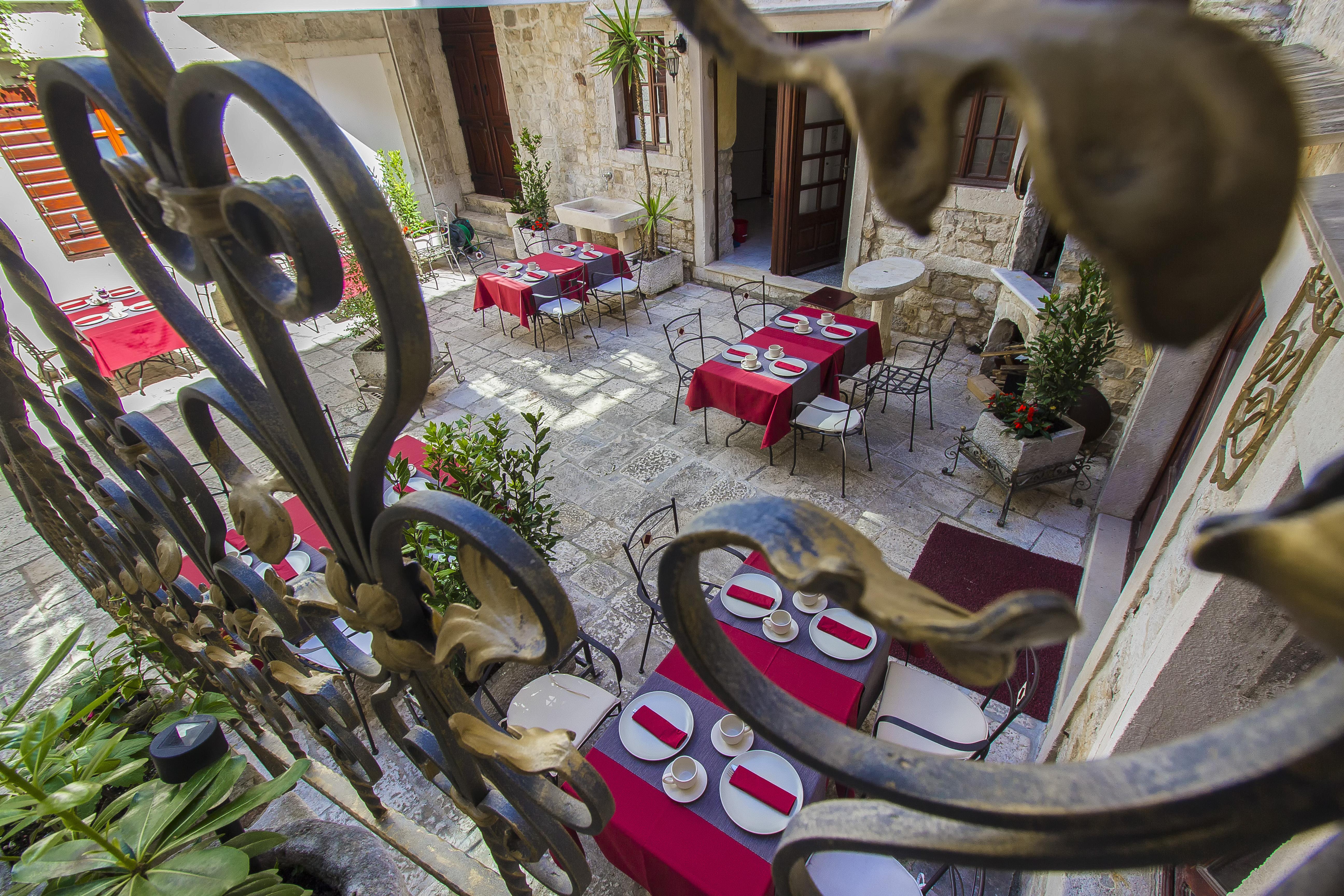 Palace Derossi Trogir Bagian luar foto
