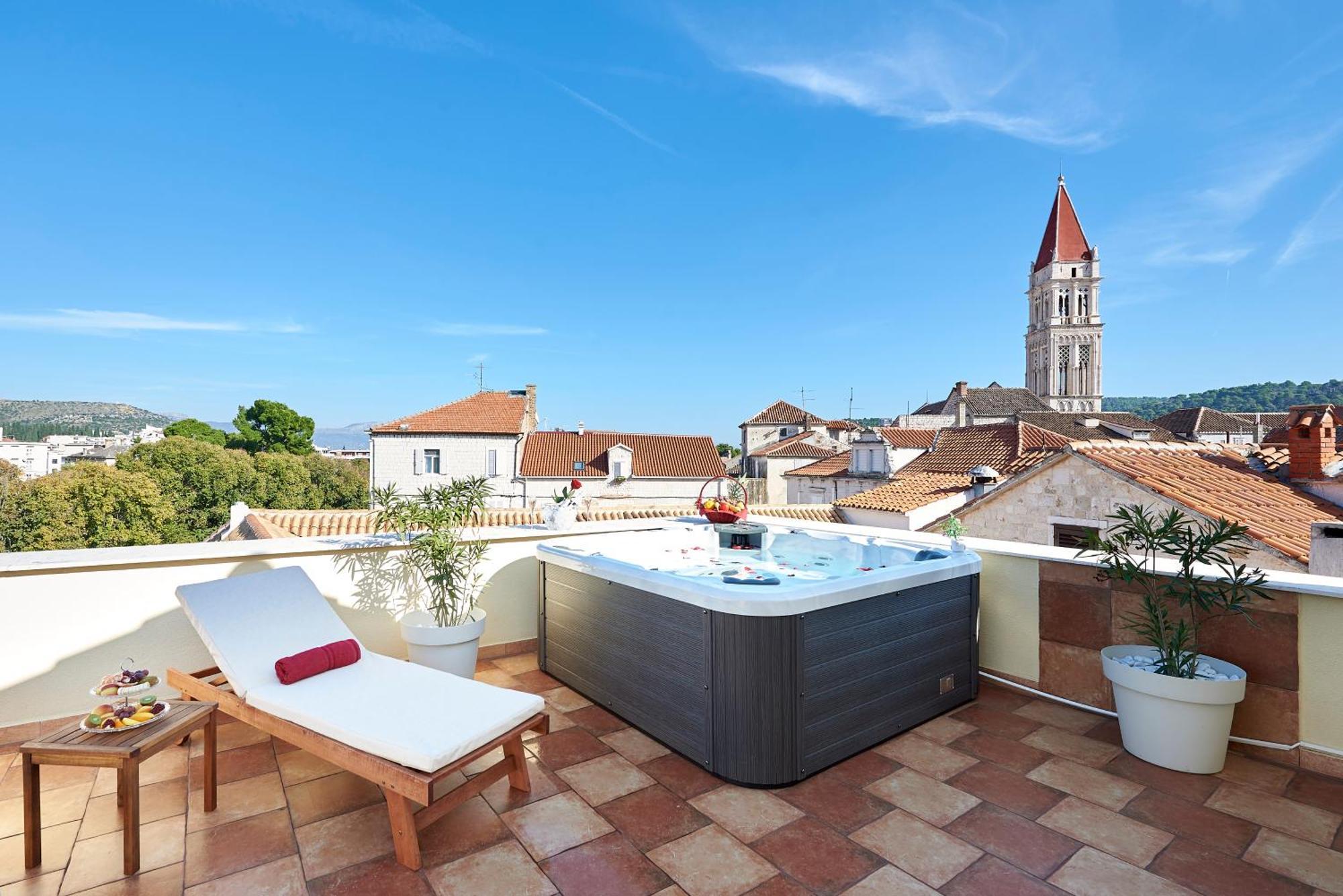 Palace Derossi Trogir Bagian luar foto