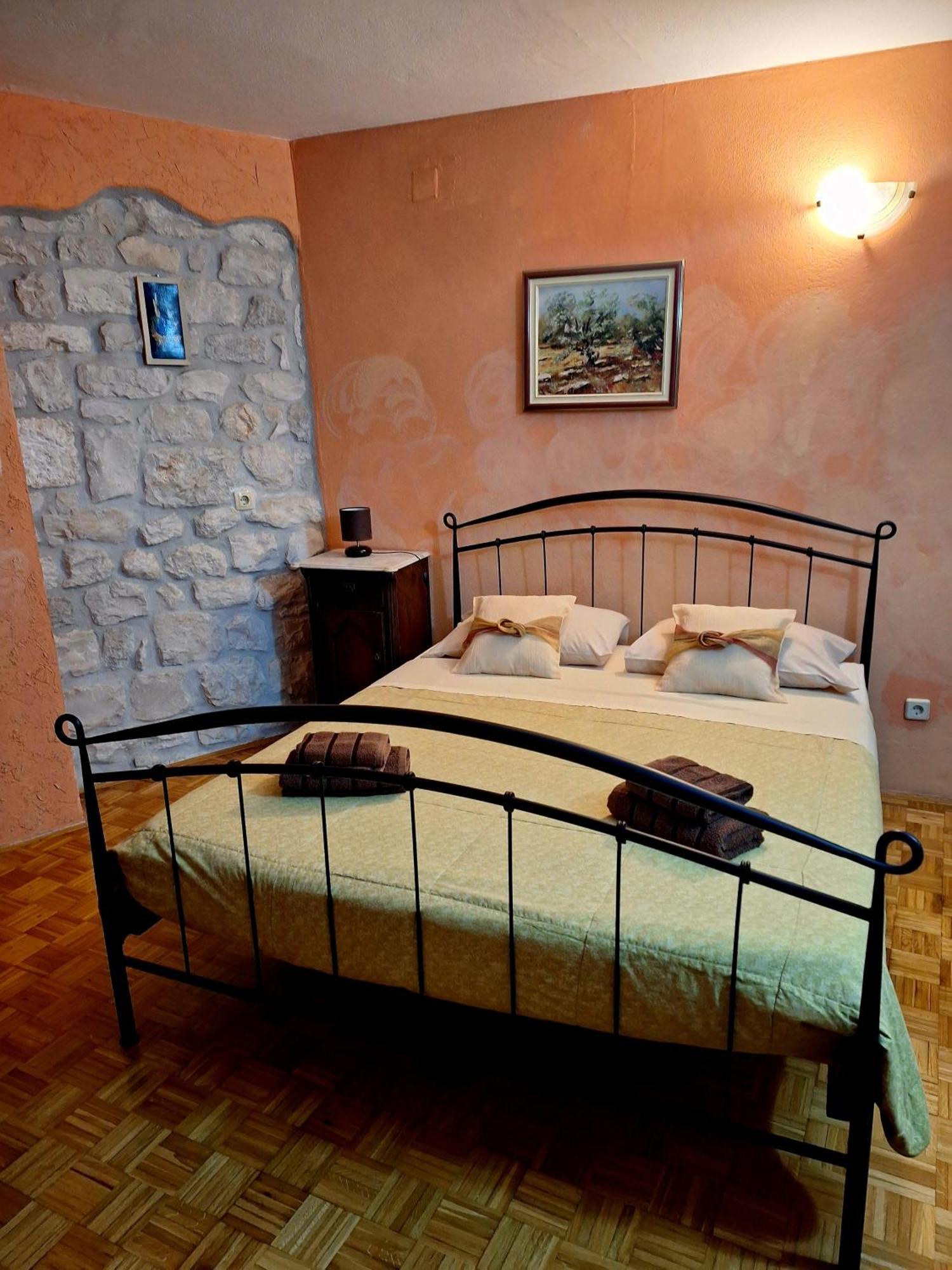 Palace Derossi Trogir Bagian luar foto