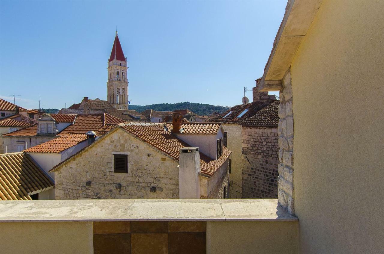 Palace Derossi Trogir Bagian luar foto
