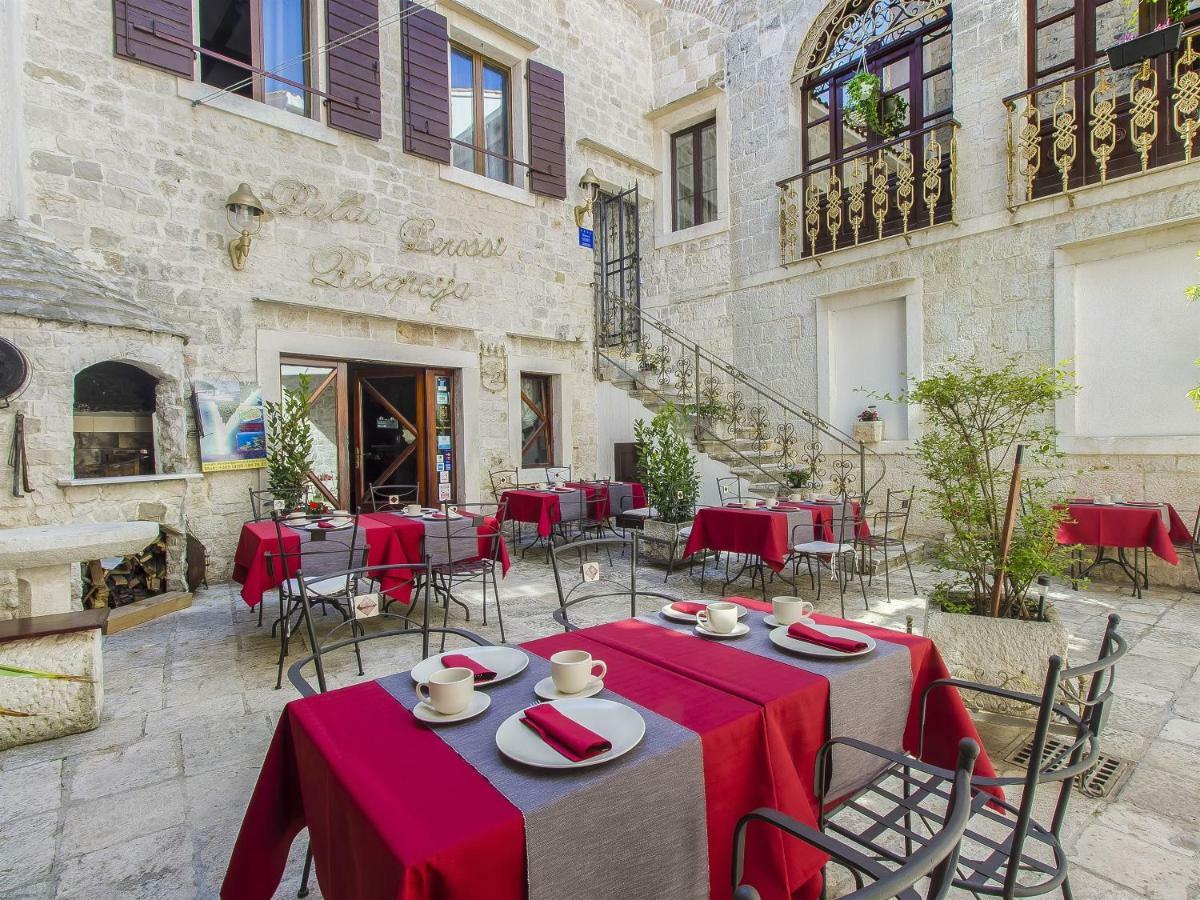 Palace Derossi Trogir Bagian luar foto