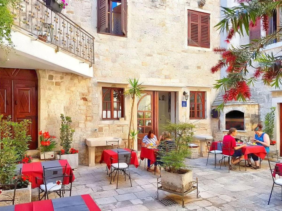 Palace Derossi Trogir Bagian luar foto