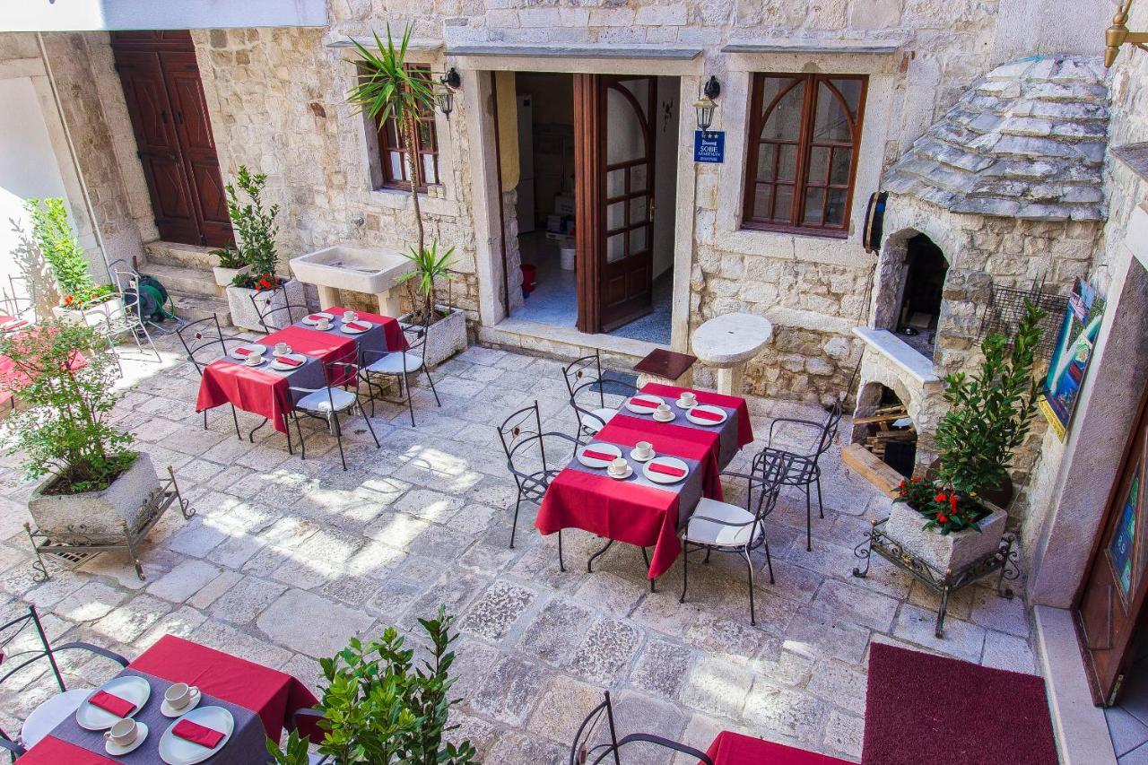 Palace Derossi Trogir Bagian luar foto